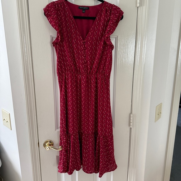 Banana Republic Dresses & Skirts - Banana Republic Red Patterned Midi Dress